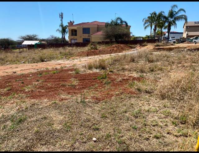 LAND FOR SALE IN EAGLES CREST